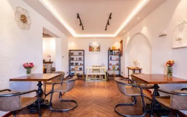 Dali Jinjia Dingrong Meiguiyuan Lake View Inn