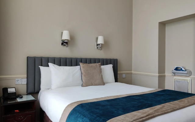 Harcourt Hotel