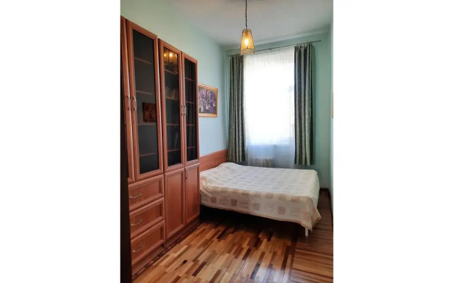 Sutki Rent (Сутки Рент) в доме Штрауха