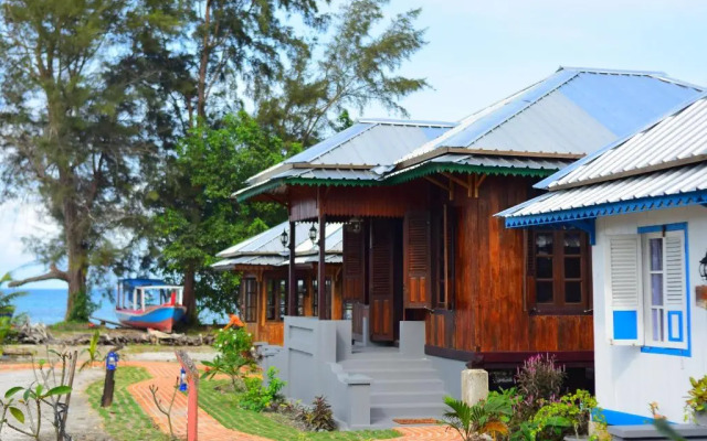 Rock and Wreck Dive Resort