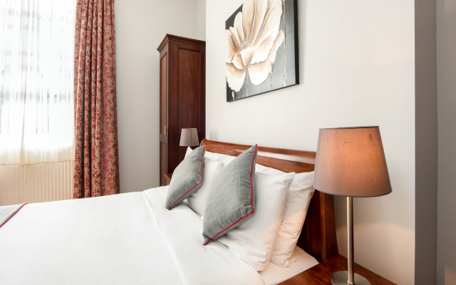 The Regency, Clifton Bristol by Belvilla