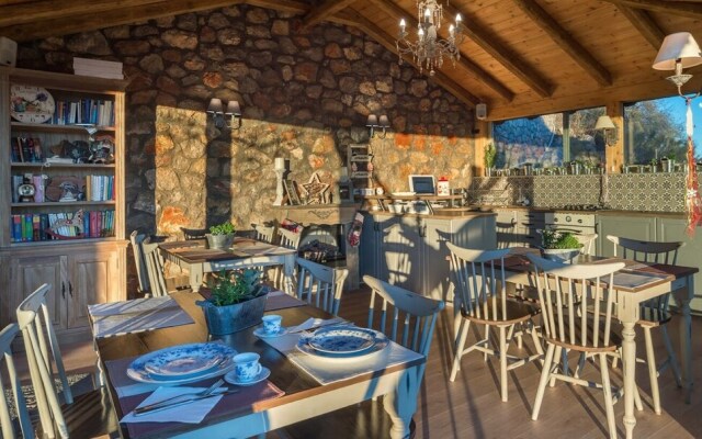 Almond House Suites Arachova - Adults Only