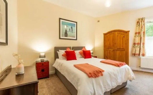 Host Stay Coastal Retreat
