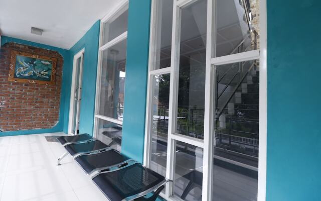 RedDoorz Plus @ Cakranegara