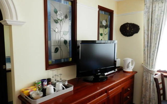 The Hideaway B&B Retreat