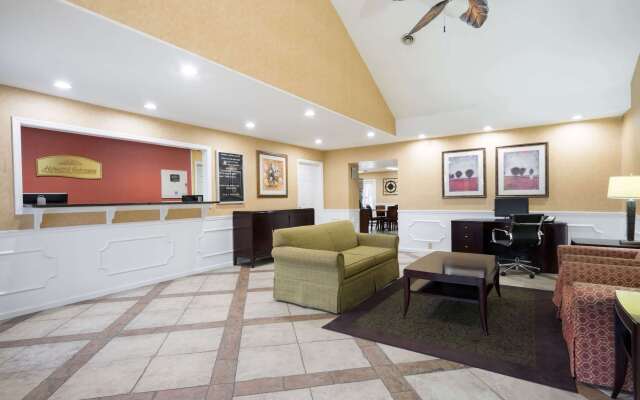 Howard Johnson by Wyndham Dalton