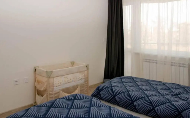 Super luxurious & spacious designer apartment.