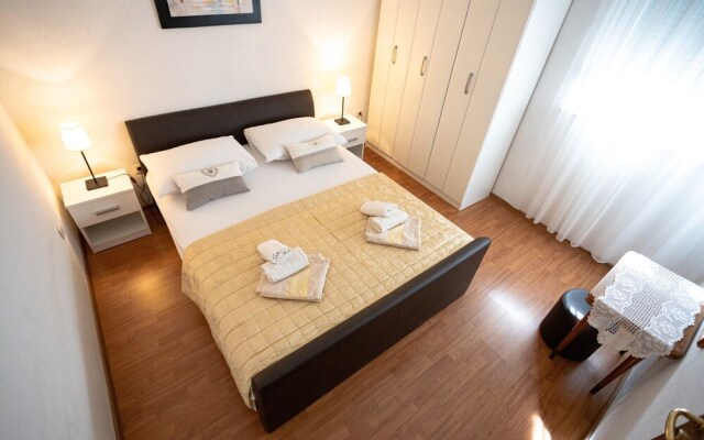 A1 - Modern Apartment With Balcony Near the Beach