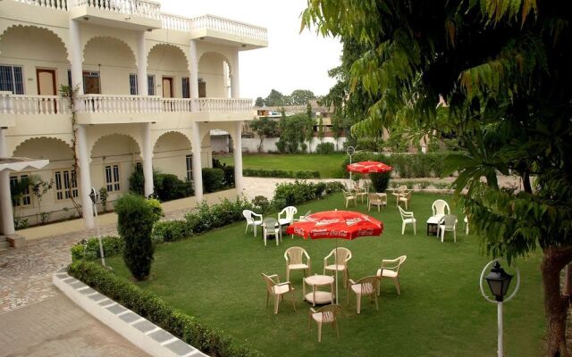 Hotel Saheli Palace
