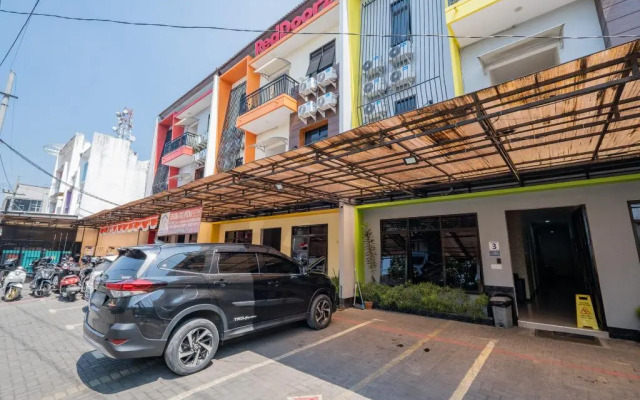 RedDoorz near Taman Krida Budaya Malang