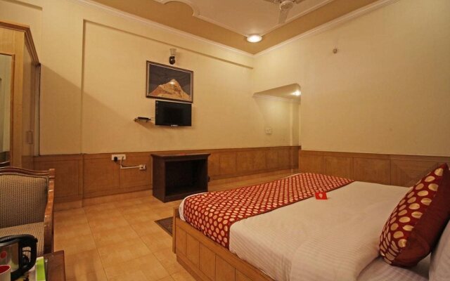 OYO 4798 Hotel Periwal Premium