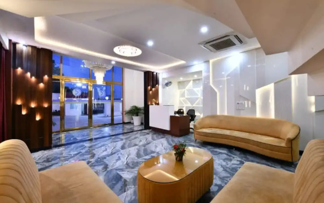 Click Hotel Narayana