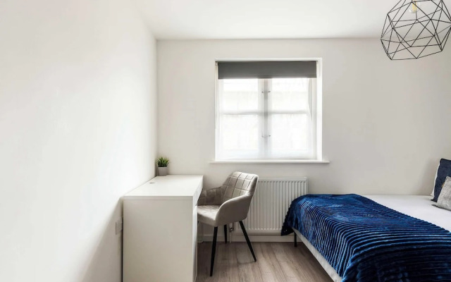 Finsbury Park Retreat: Modern Comfort