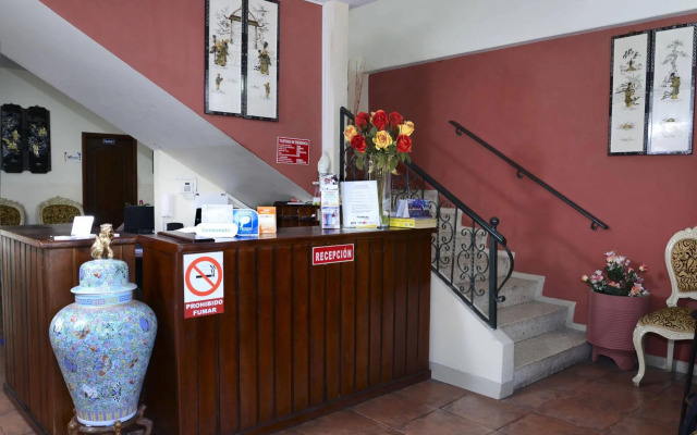 Hostal Perla Real Inn