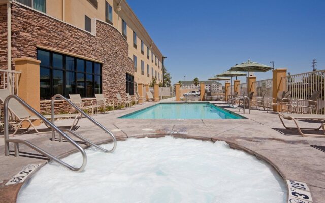 Holiday Inn Express & Suites Clovis-Fresno Area by IHG