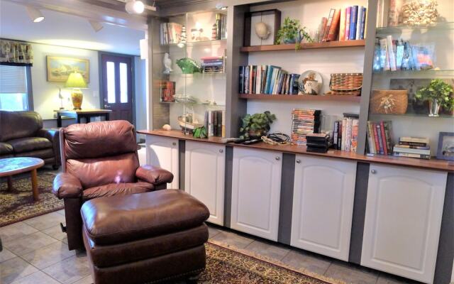 563 Pleasant Lake - 4 Bedroom House