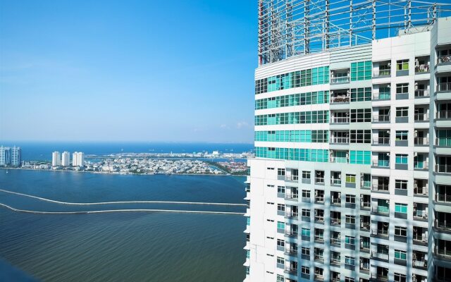 Premium Condominium Green Bay Apartment