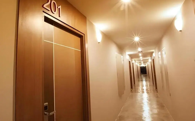 The Plubpla Serviced Apartment