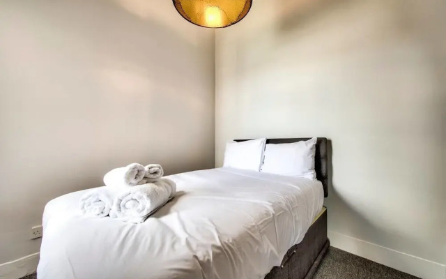 Ultimate Location! Royal Mile 1-bed