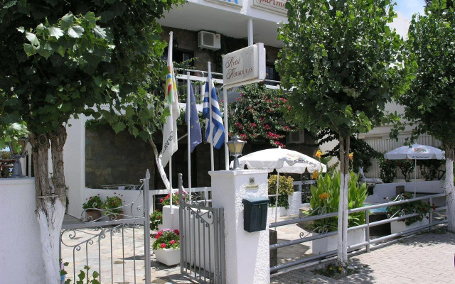 Lia Apartments