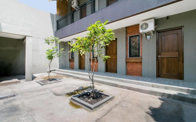 Louise Place by Oyo Rooms