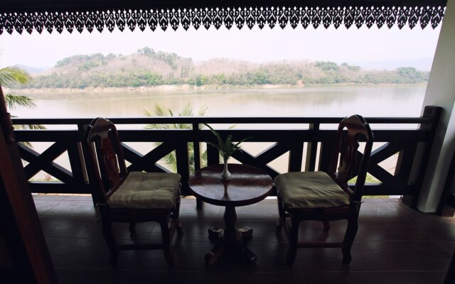 Sengmany Riverside Hotel