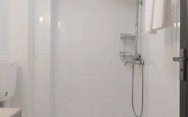 Qing Apartment Spring Heartbeat