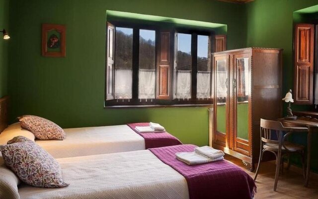 Hostal Pena Santa