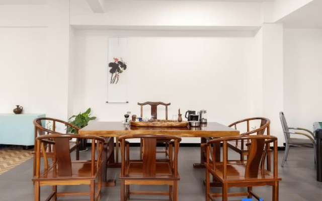 Monian Inn