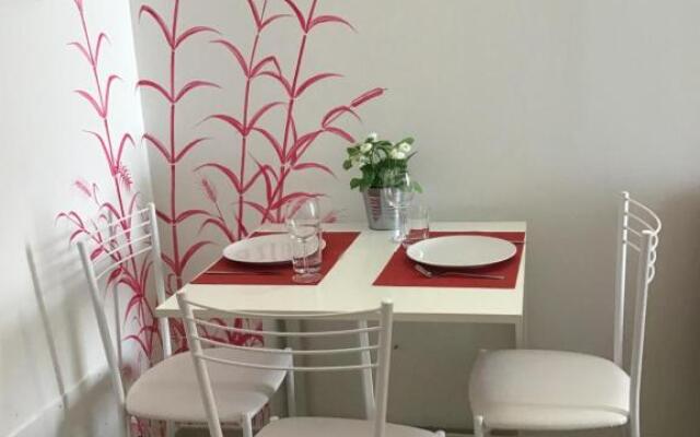 APPARTAMENTO RUBINO - Lovely Little Flat 3 Minutes From Golf Club 5 Minutes From Lake