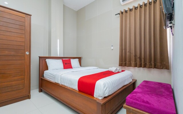 RedDoorz near Universitas Wijaya Kusuma Surabaya 2