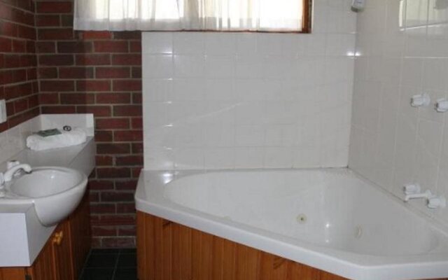 Aristocrat Waurnvale Motel