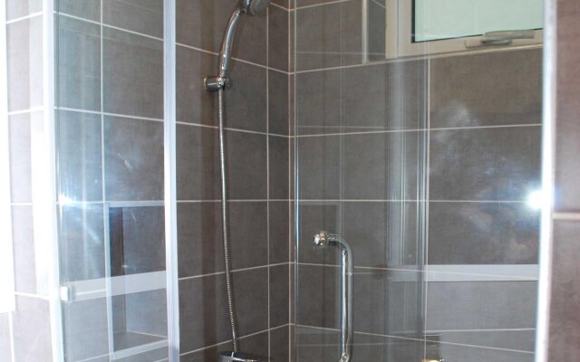 Paragon Serviced Suites @ Straits View