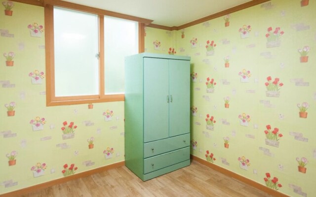 Sanchung Nari Flower Pension
