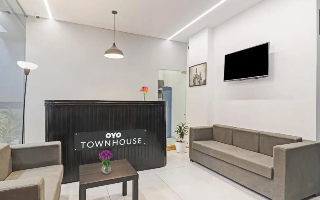Super Oyo Townhouse 1033 Ameerpet