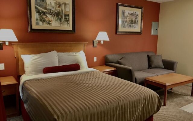 Sahara Suites