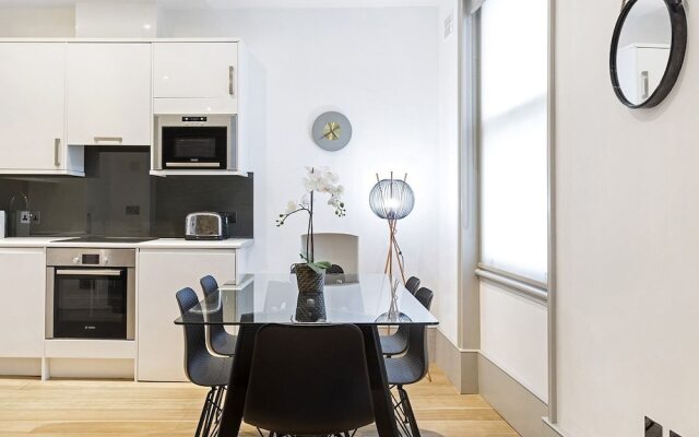 Kensington Holiday Stay
