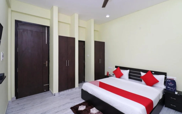 OYO 18899 Delight Inn