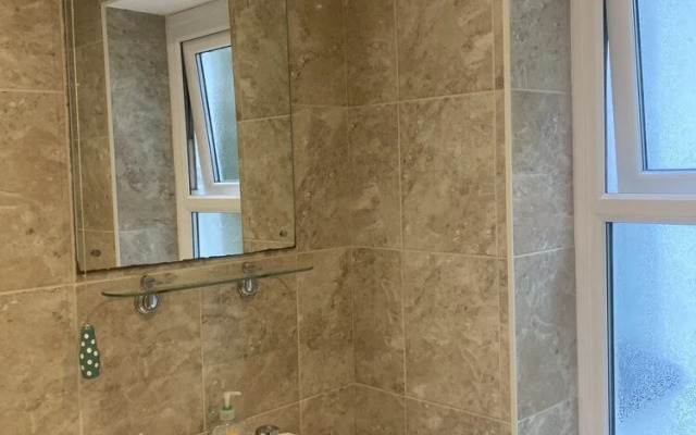 Stunning 4-bed House in Devon 10 Mins From Beach