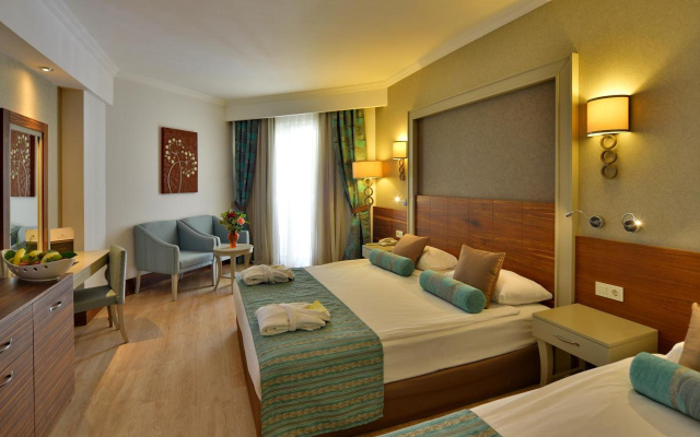 Side Crown Palace Ultra All Inclusive