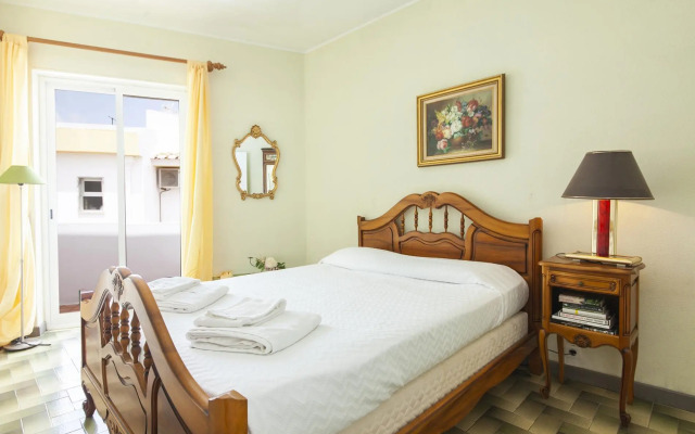 B10 - Top-Floor Bay View