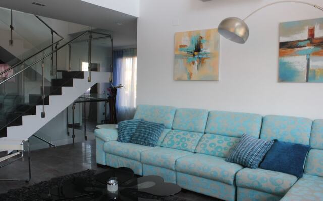 073 Villa Vergel