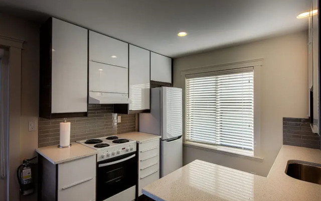 Qualicum Beach Ocean Suites
