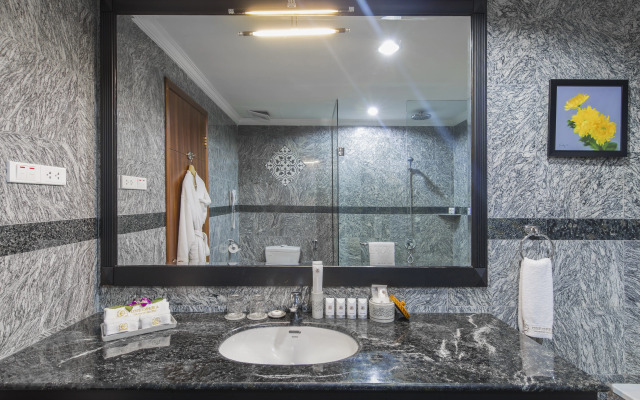 Muong Thanh Luxury Song Han Hotel