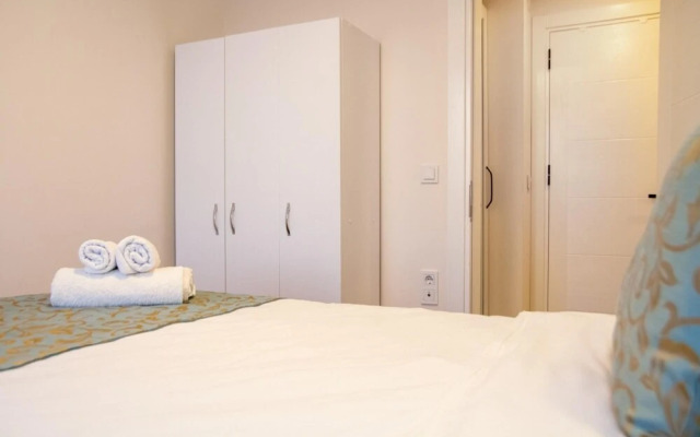 Centrally Located Flat Near Kulturpark Izmir