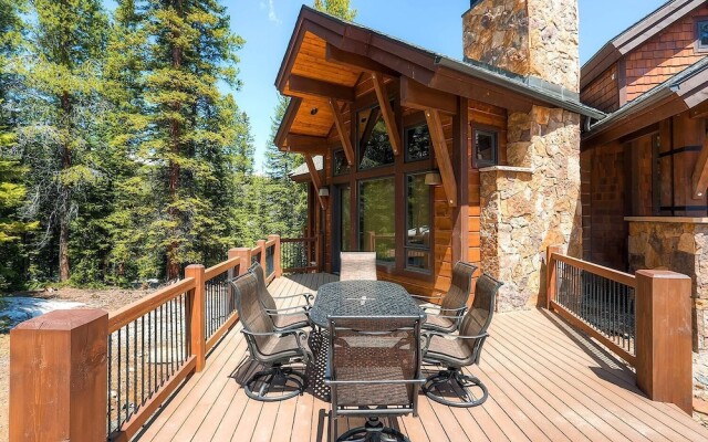 Rocky Mountain Lodge