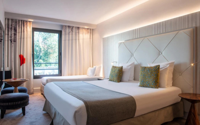 Le Parisis Paris Tour Eiffel