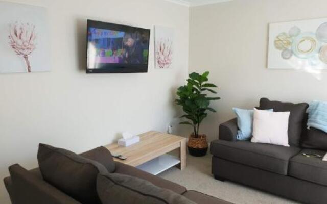 Rose Apartments Unit 1 Central Rotorua-Accommodation&Spa