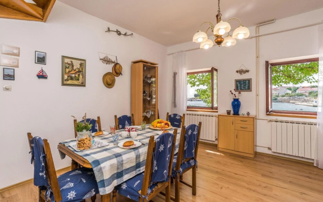 Amazing Home in Lun With Wifi and 3 Bedrooms