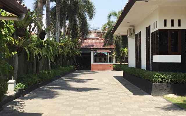 Pondok Indah Beach Hotel